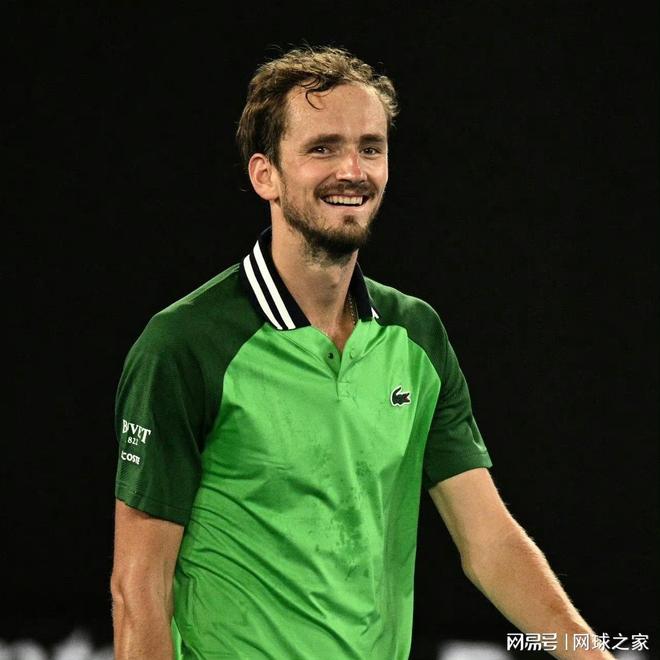 雄鹿的进攻 雄鹿的进攻